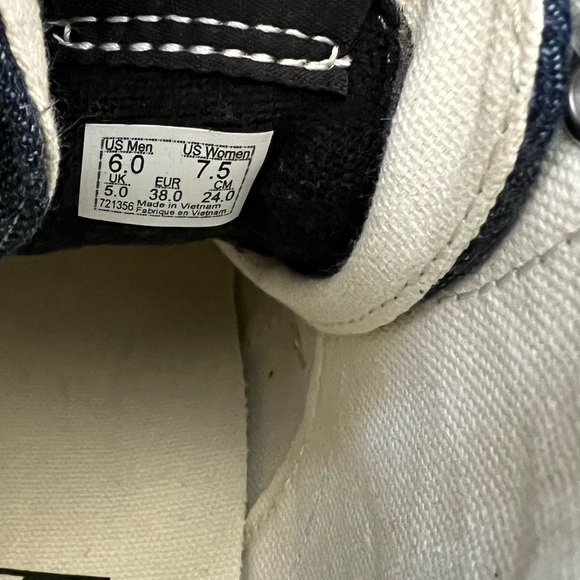 New without box Vans high top sneakers shoes women size 7.5 - Picture 6 of 6